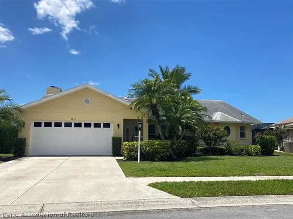 5833 Carriage Dr, Sarasota, FL 34243