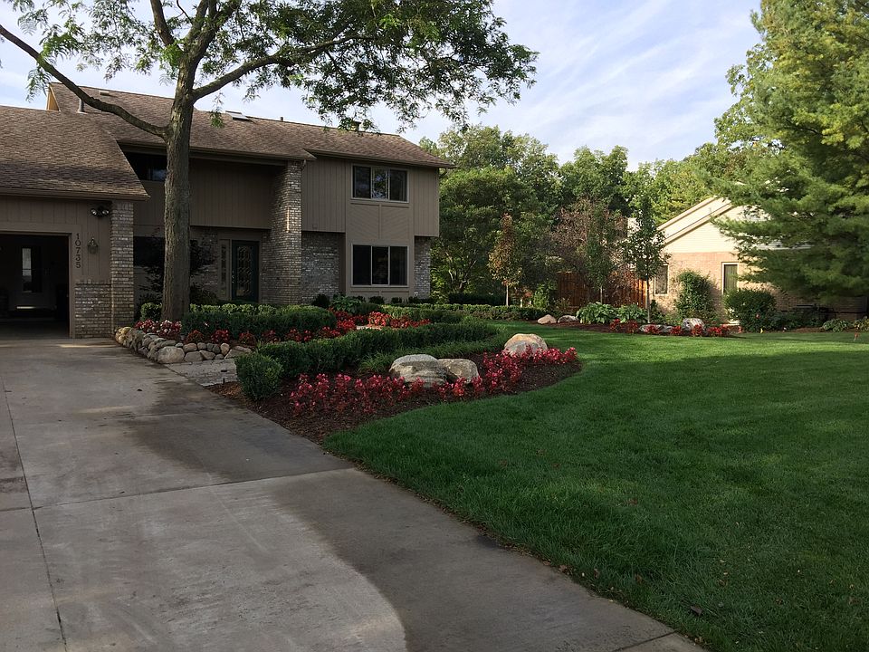 1st image of 10735 Oxbow Lakeshore Dr