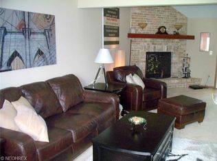 36465 Valley Vista Dr, Eastlake, OH 44095
