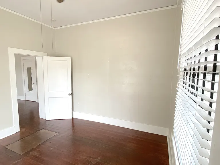 2203 Young Ave — Photo 3