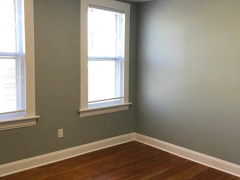 16 Avenue E #1 — Photo 3