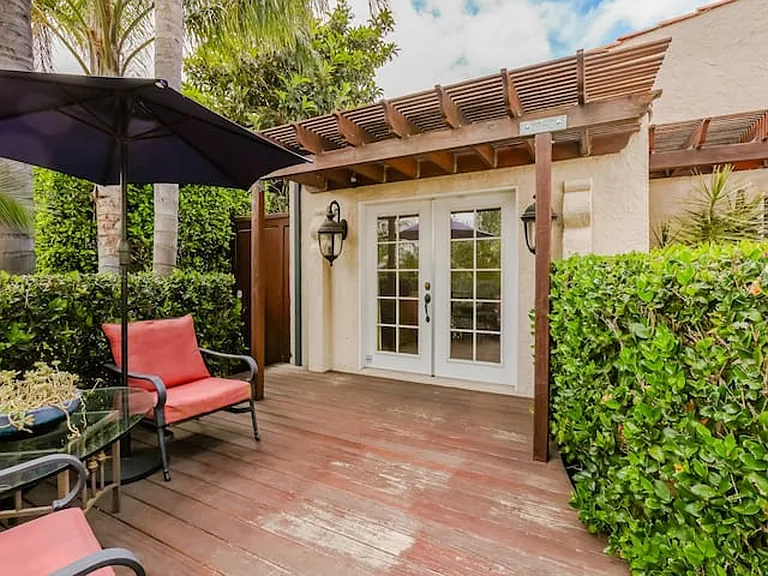1203 S Rimpau Blvd — Photo 9