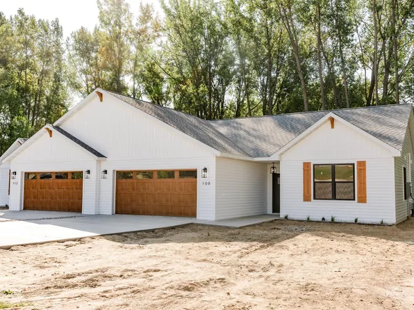 108 10th Ave SE, Pelican Rapids, MN 56572