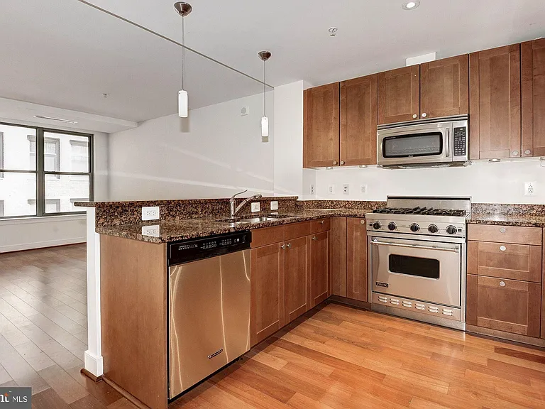2425 NW #L — Photo 8