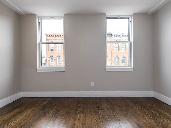 4th image of 263 Stockholm St #3B