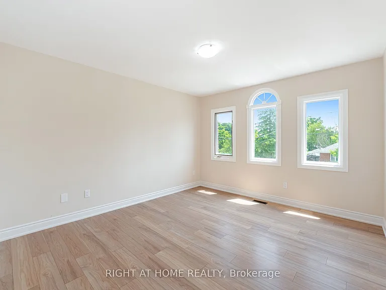 50 Albemarle St — Photo 19