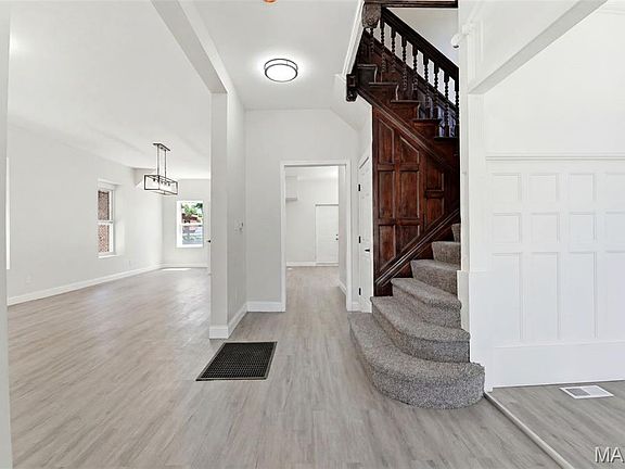 4th image of 4266 Washington Blvd