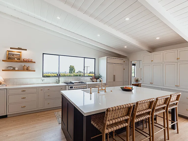 331 Palomares Ave — Photo 1