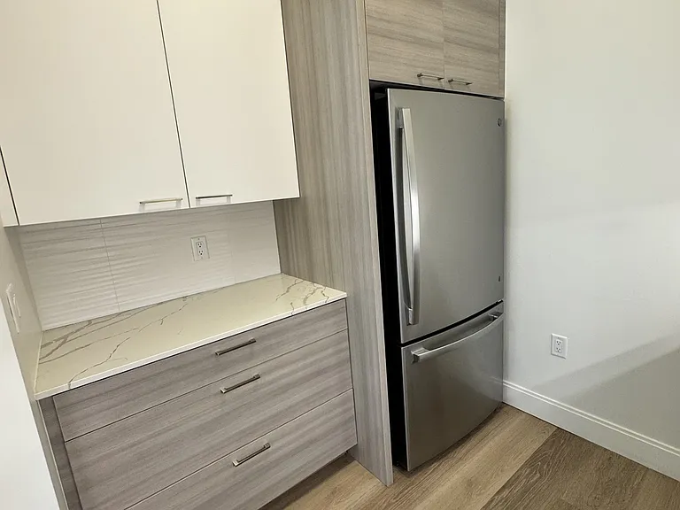1077 Commonwealth Ave #213A — Photo 2
