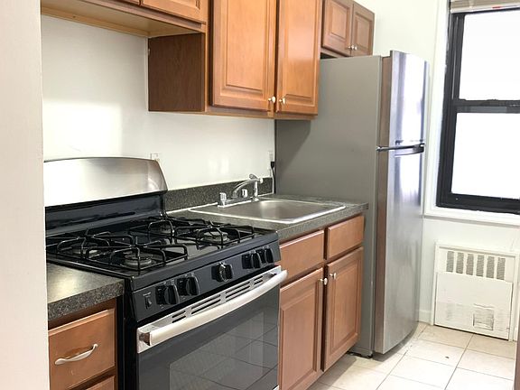 5th image of 1100 Warburton Ave APT 3N