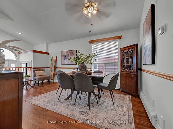 4th image of 33 Mallory St