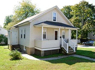 378 Maple Ave, Barrington, RI 02806