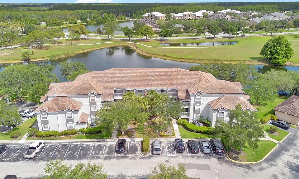 13815 Fairway Island Dr #1328