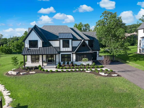 7700 Wolf Rd, Burr Ridge, IL 60527