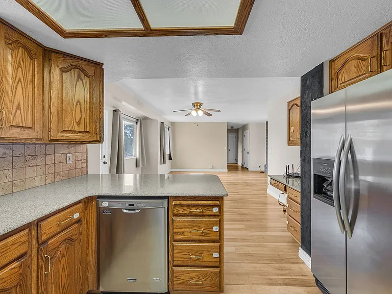 567 N Allanwood Pl — Photo 12