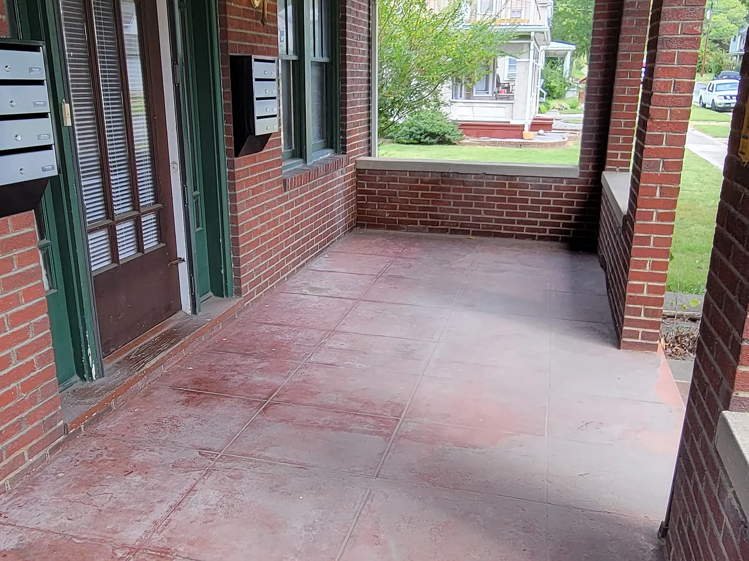 4 bed, 2.5 bath, 2492 sqft, $500 — Photo 3