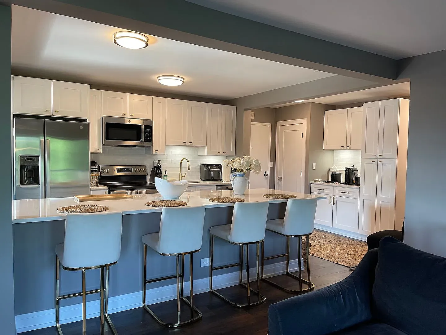 2 bed, 1250 sqft, $2,250 — Photo 2