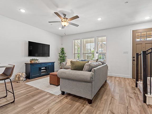 5th image of 2529 Barnwood Ln