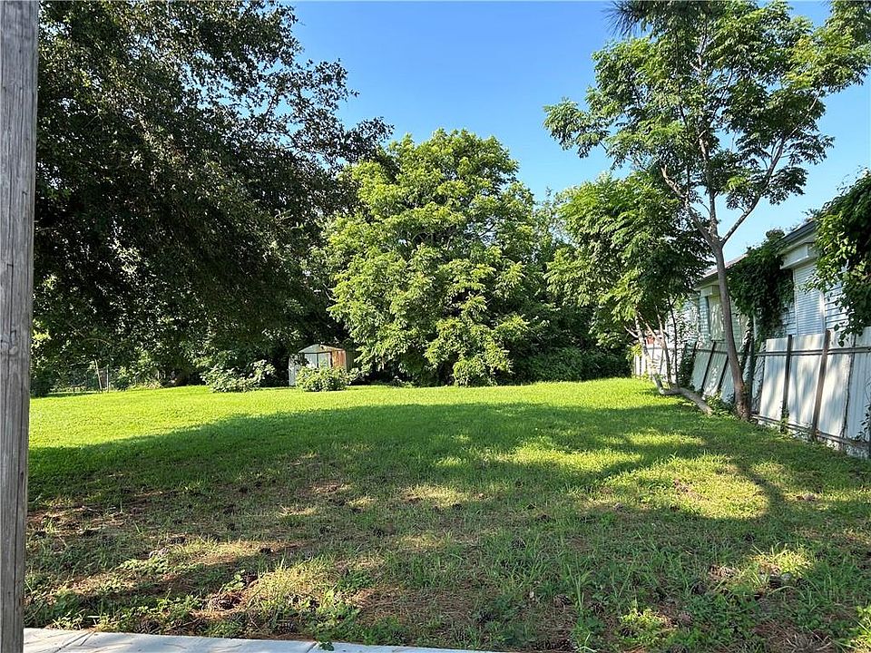 2nd image of 8832 Forshey St