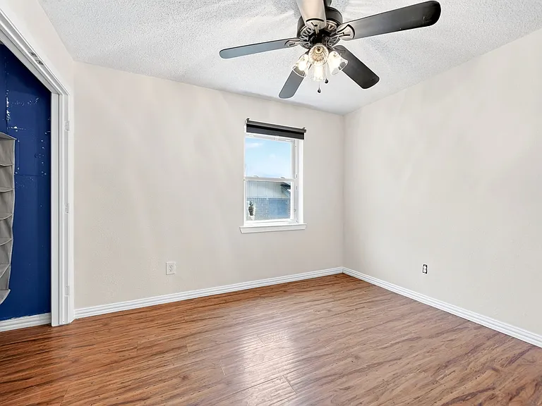 505 Whittle Way — Photo 26