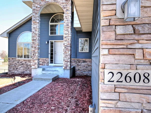 22608 Zion Pkwy NW, Oak Grove, MN 55005