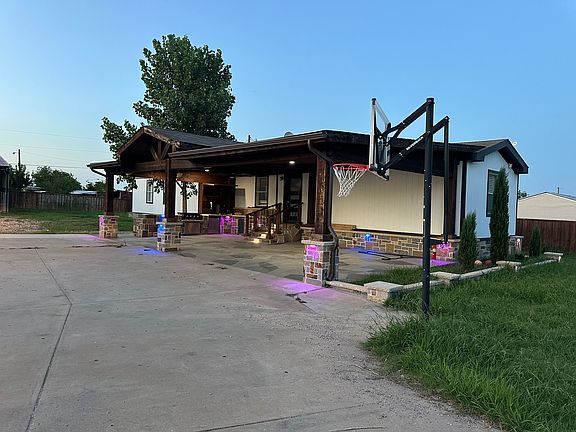 4th image of 907 Hoss Rd