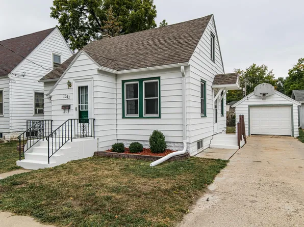 1541 3rd St NE, Rochester, MN 55906