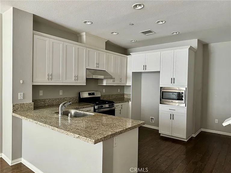 3248 Pebblebrook Rd — Photo 1