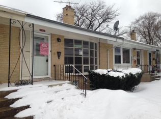 8824 Robin Dr APT D, Des Plaines, IL 60016