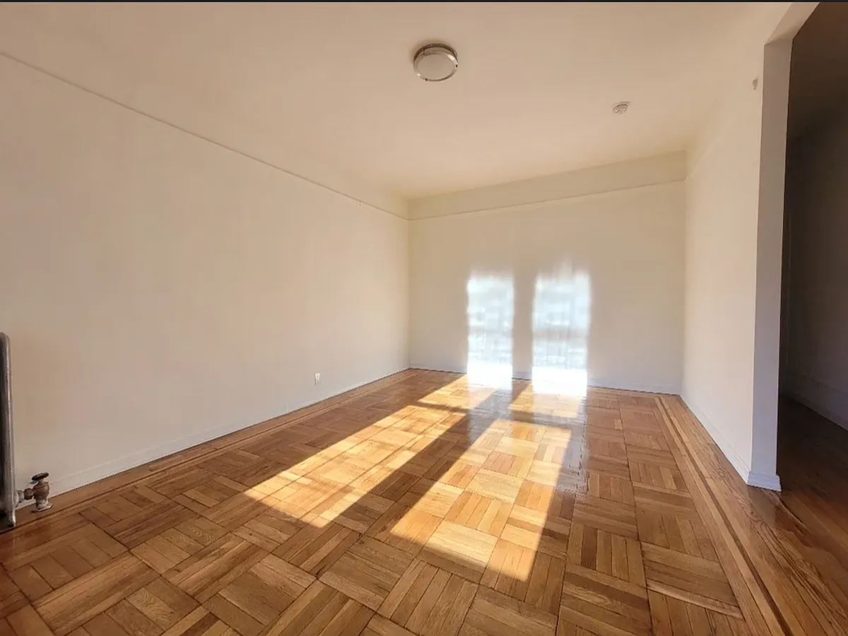 Building Photo - 147 W 230th St #4K