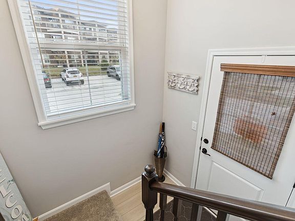 3rd image of 764 Yorkshire Dr