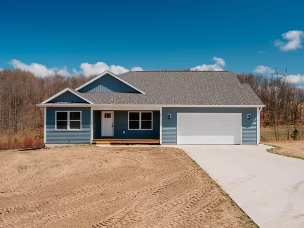 874 Coyote Ln, Traverse City, MI 49696