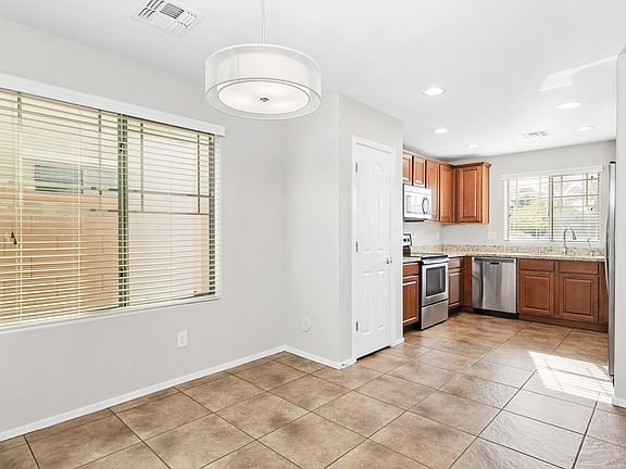 5th image of 2585 S Penrose Dr