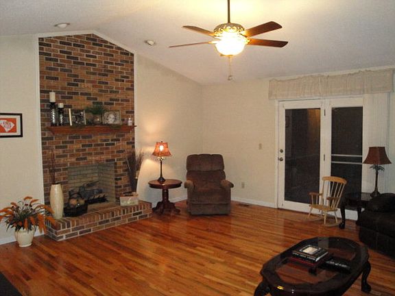 3rd image of 97 Edgewood Dr