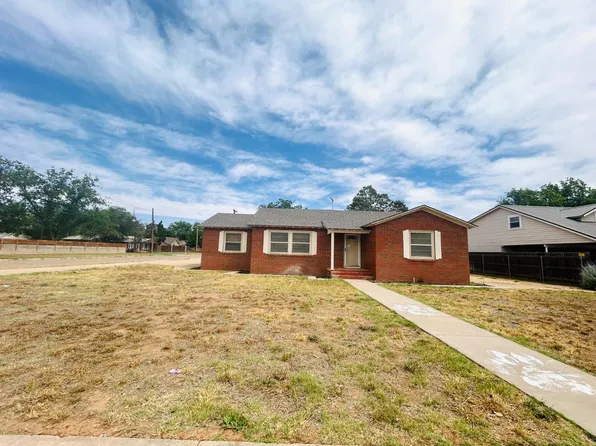 1828 N 3rd St, Tahoka, TX 79373