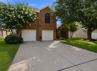 328 Tioga St, Burleson, TX 76028