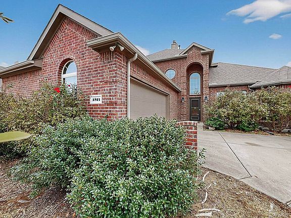 2nd image of 4814 Lakeway Dr