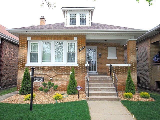 1st image of 8405 S Crandon Ave