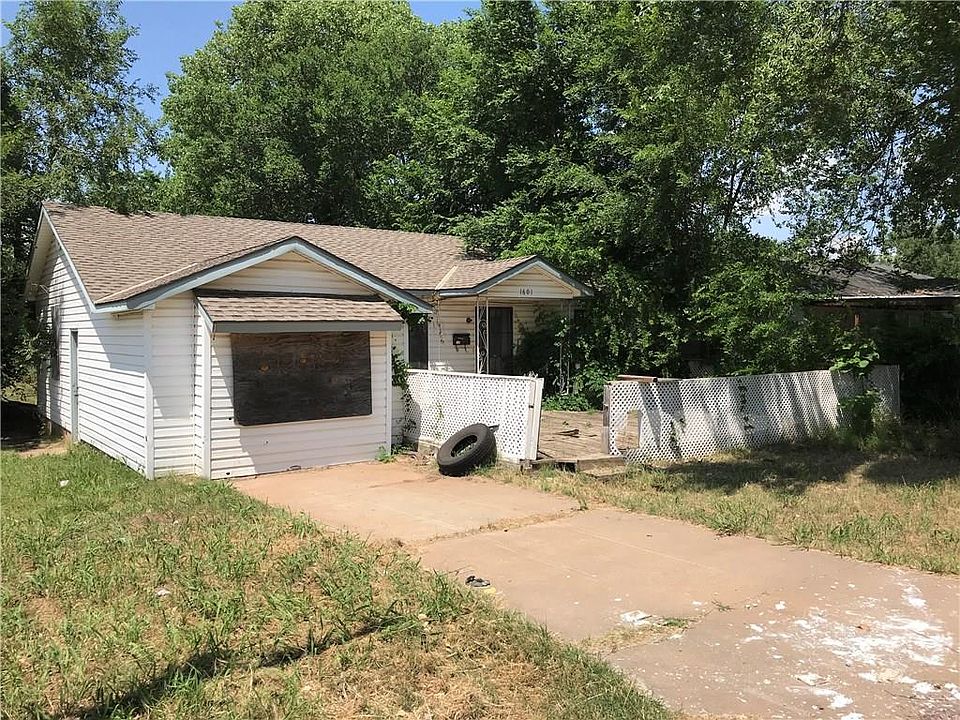 2nd image of 1601 SE 62nd St