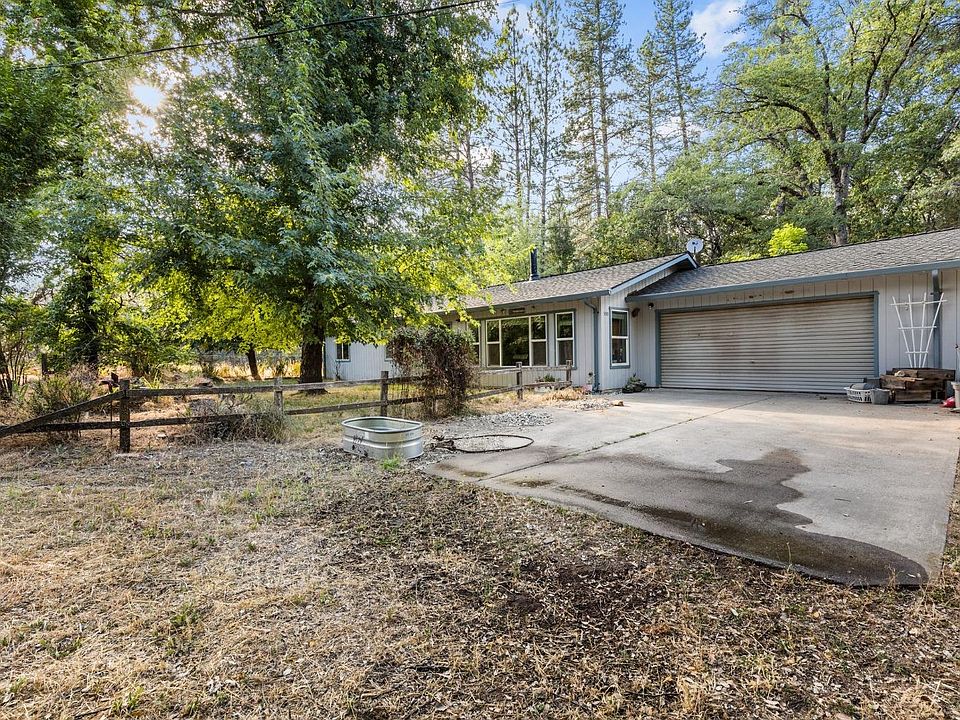 1st image of 5190 Hidden Hollow Dr
