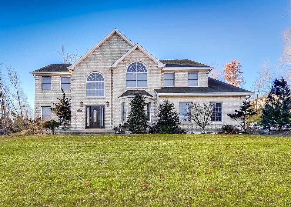 1st image of 23 Stillo Dr