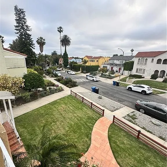 1046 S Citrus Ave — Photo 10