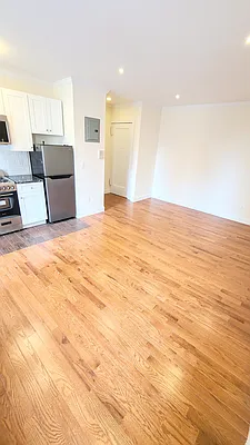 Rented by United Realty Equities | media 17