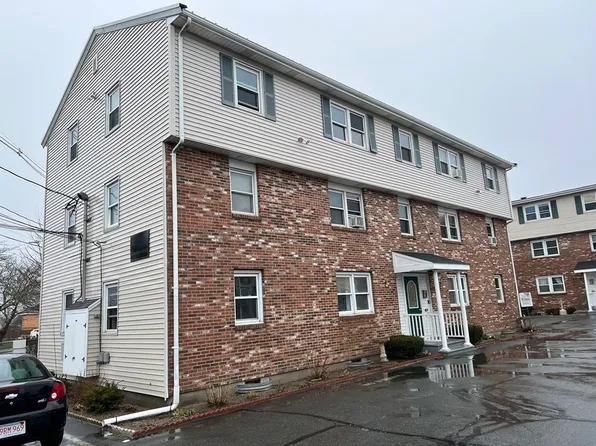 1040 Cove Rd APT 5, New Bedford, MA 02744