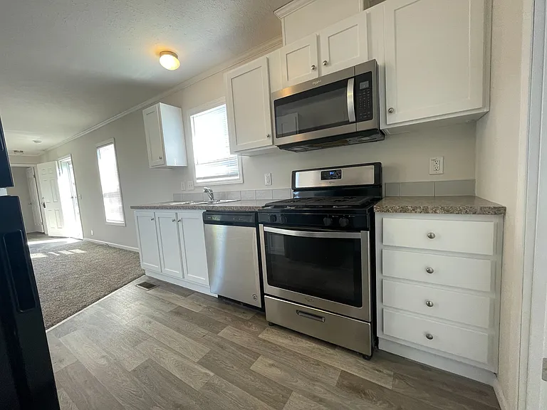 38000 Le Chateau Blvd #521 — Photo 11