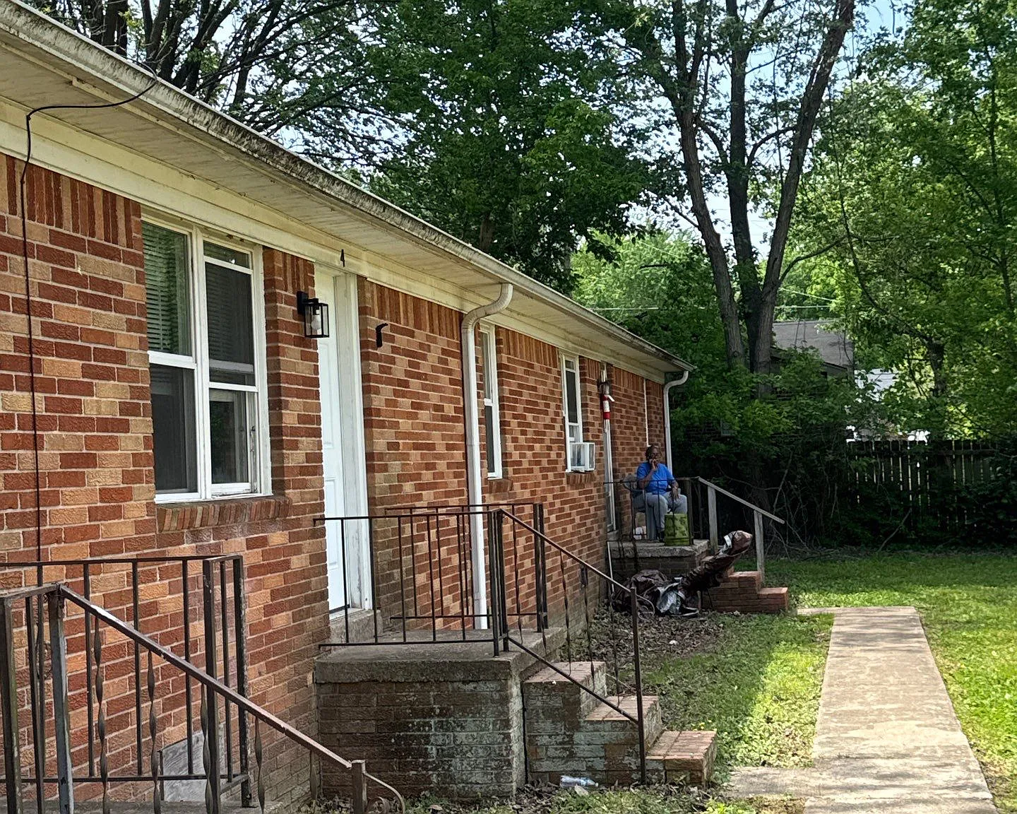 811 Scott #4, Brownsville - Unit 1 — Photo 2