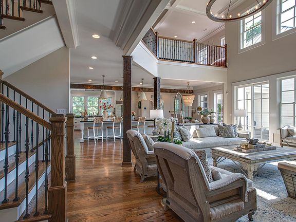 5th image of 3801 Mistico Ln