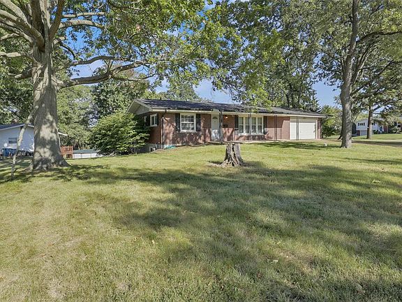 2nd image of 10143 Pinehurst Dr