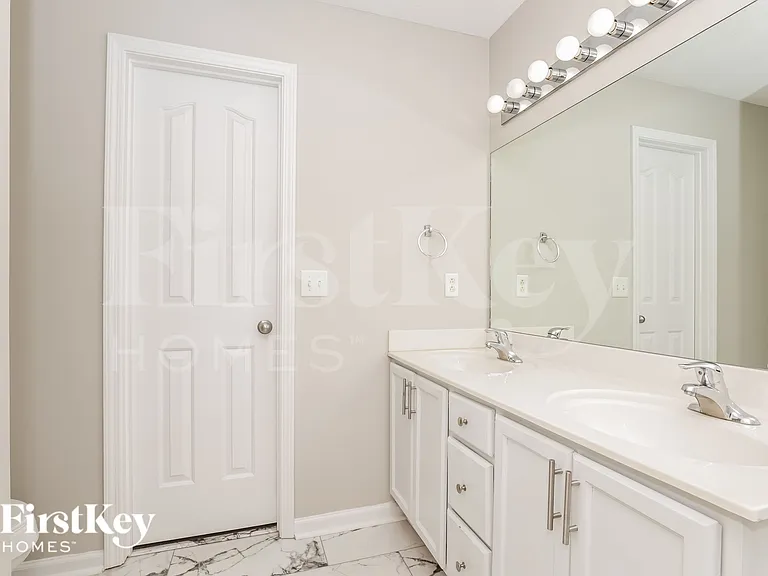 869 Maricopa Dr — Photo 10