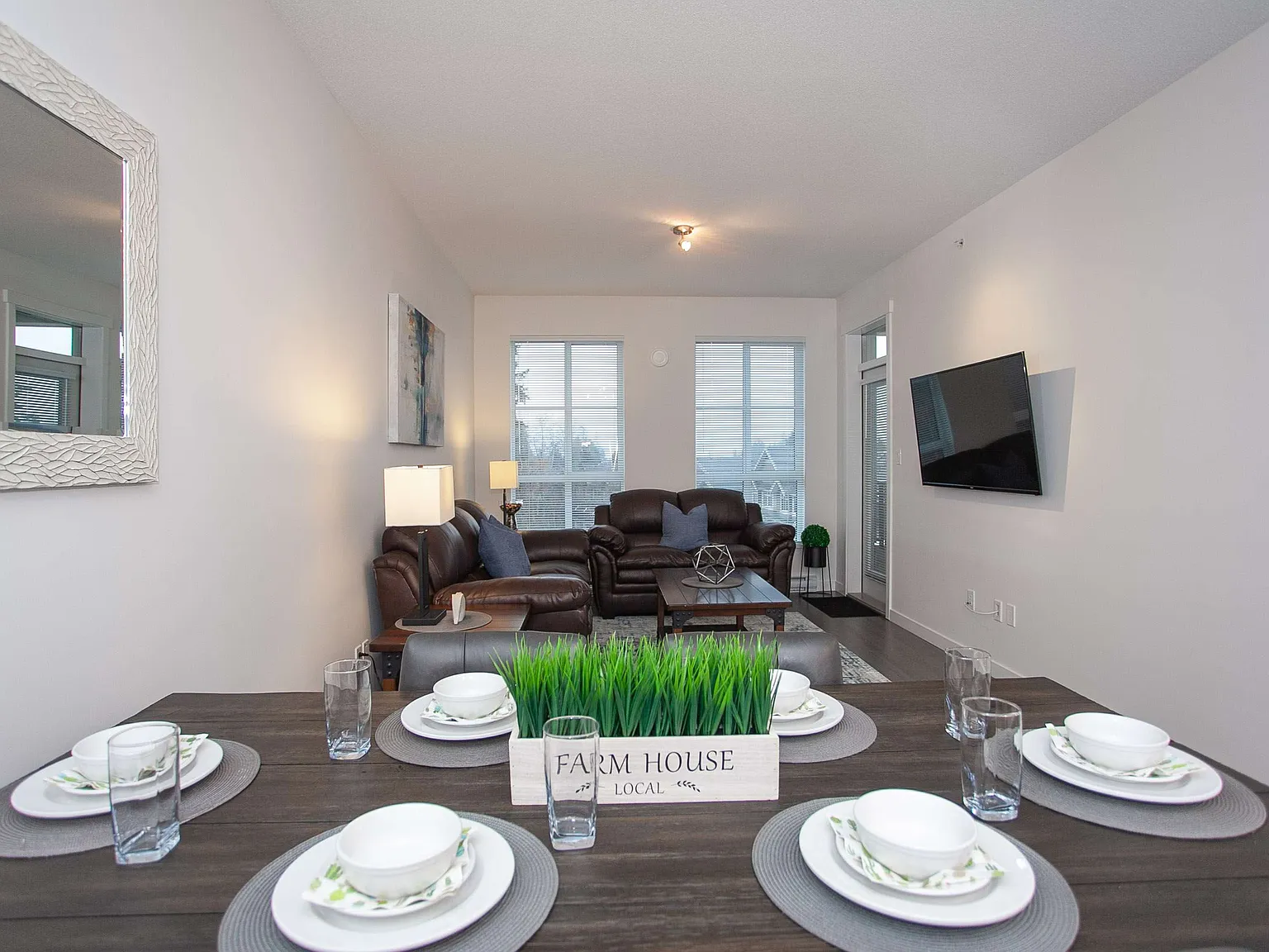 2 bed, 900 sqft, $5,550 — Photo 3